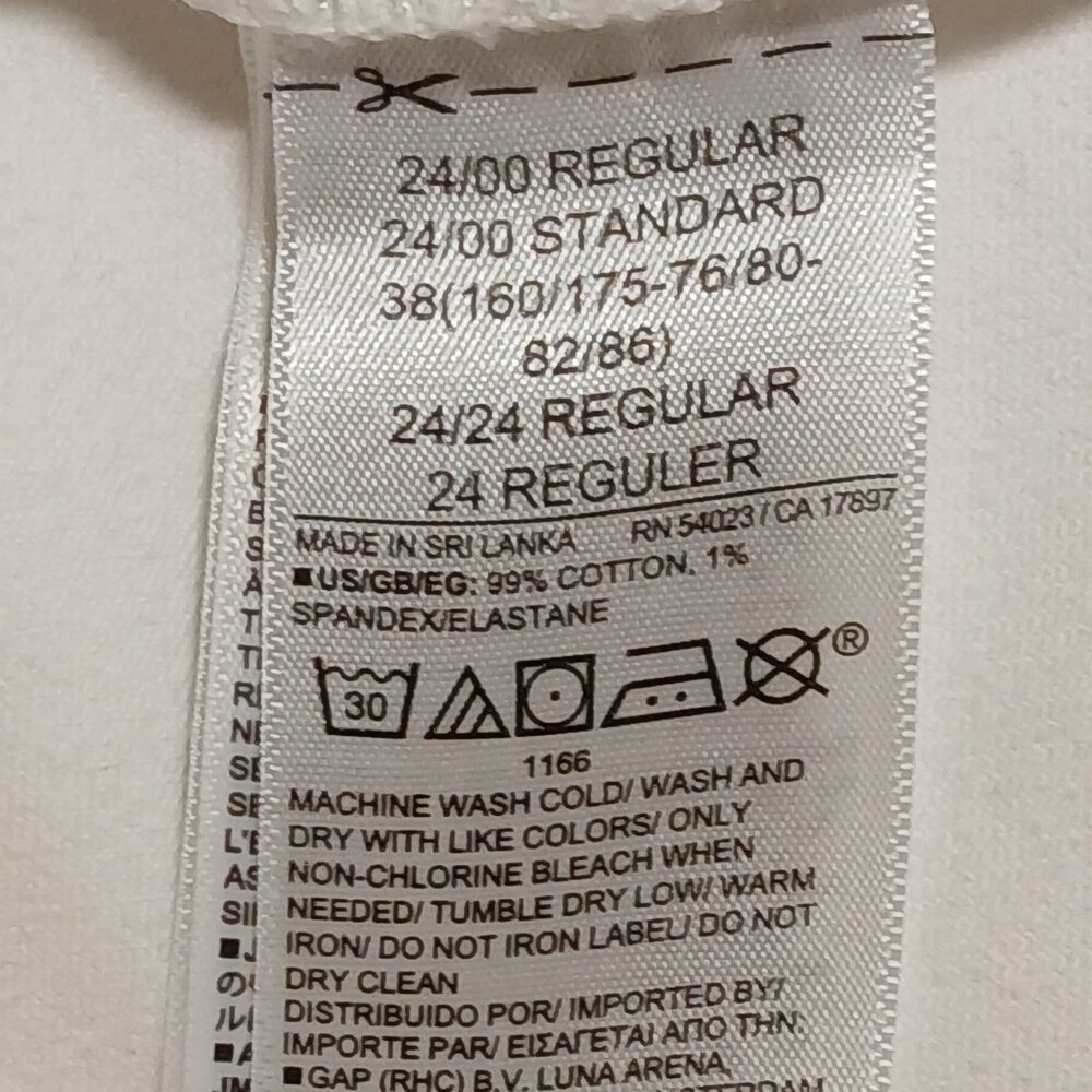 GAP Girlfriend Mid-Rise White Denim Jeans - Like New - Picture 13 of 14